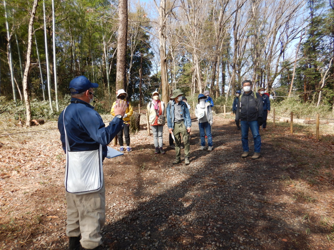 レンジャーの解説を聞きます