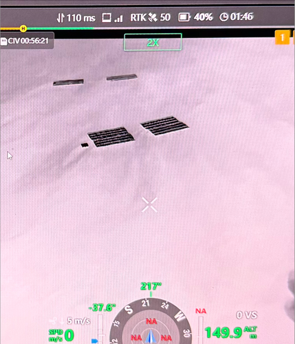 （画像３）赤外線カメラによる牡蠣筏監視映像　夜間でも筏の構造と位置を明確に把握可能