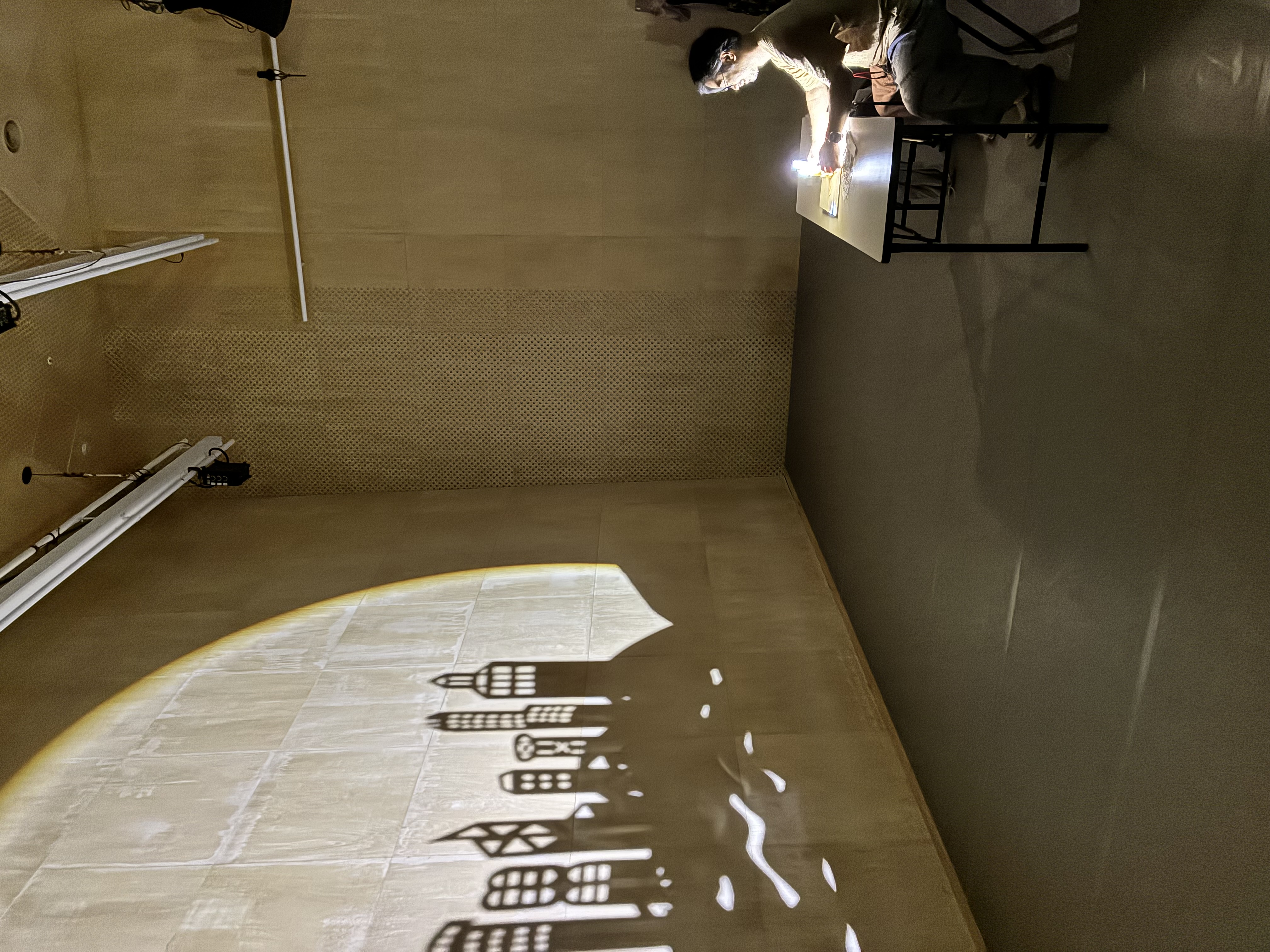 サンフール・ラウ氏　制作風景