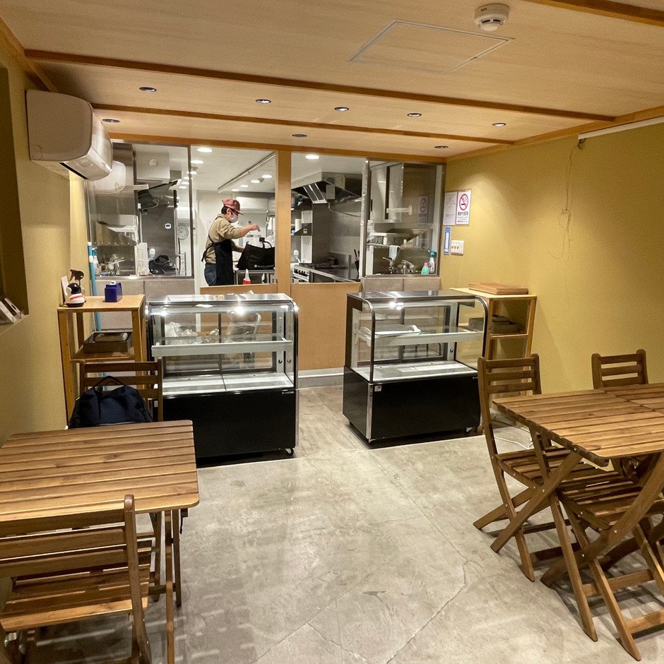 店内　