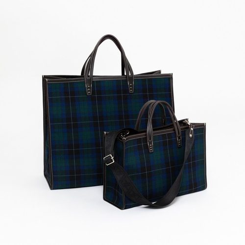 価格（税込）：WOMEN（A VACATION / TANK）68,200円、（A VACATION / BREAD M)  60,500円