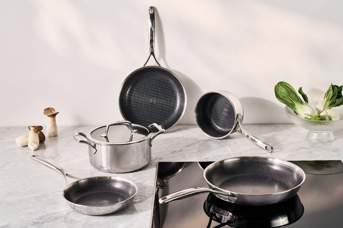 ステンレスとノンスティックを融合した次世代ハイブリッド・クックウェア「ZWILLING Peak」