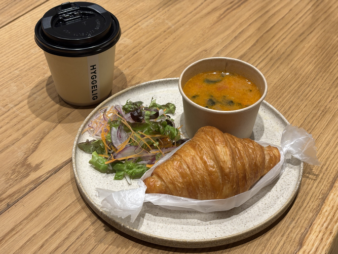 【Aモーニング】クロワッサン1個・サラダ・スープ・ドリンク付