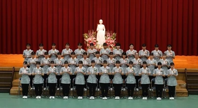 近大附属福岡高校　看護師への第一歩「戴灯式」を実施　医療従事者になる責任と決意を胸に、誓いを立てる