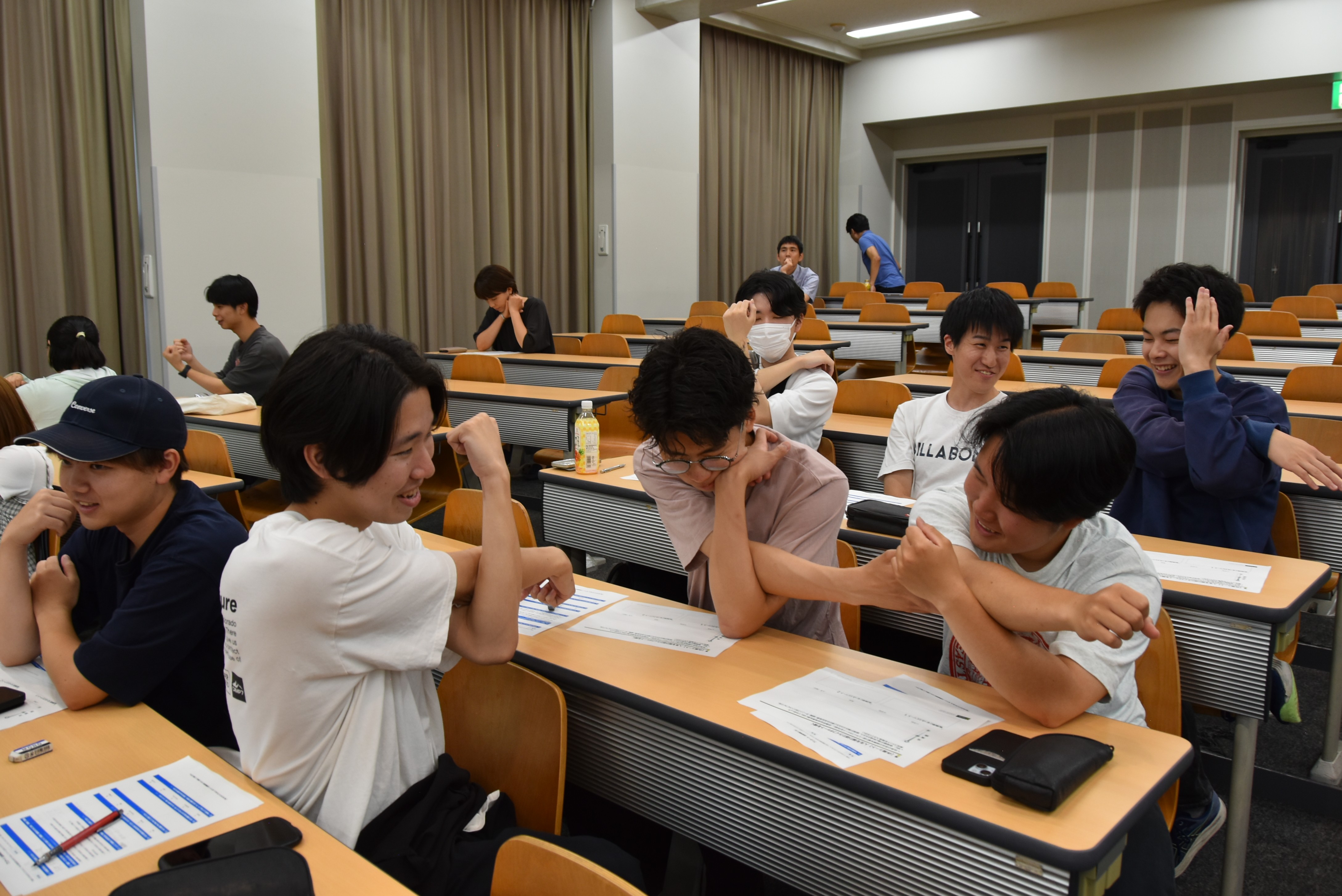 ブラインドラグビー選手の思いを体感する学生
