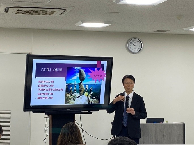 写真：小林弘幸先生講演