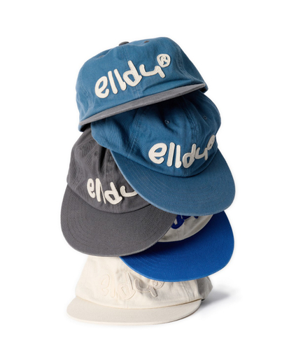 キャップ/8,800円　「elldu&times;CAViAR PRODUCST」キャップ/各6,930円