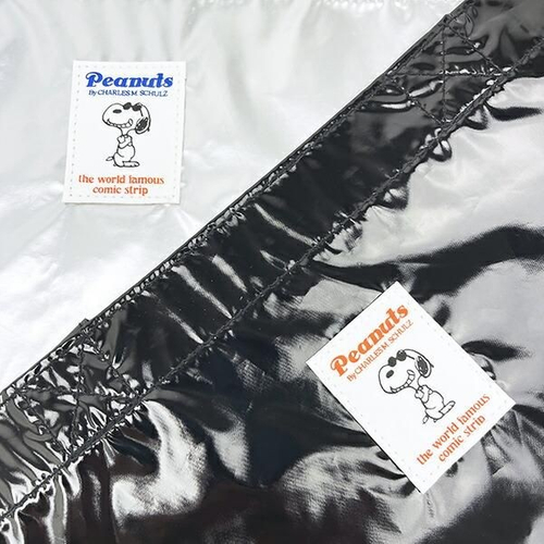 スヌーピーのメタリックバッグ