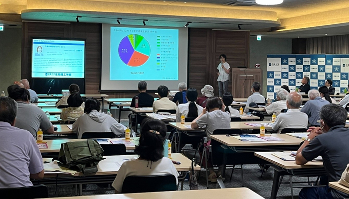 令和7年（2025年）7月に実施した公開講座の様子