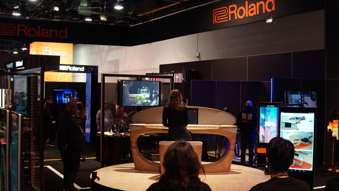 CES 2023会場でのデモ演奏の様子