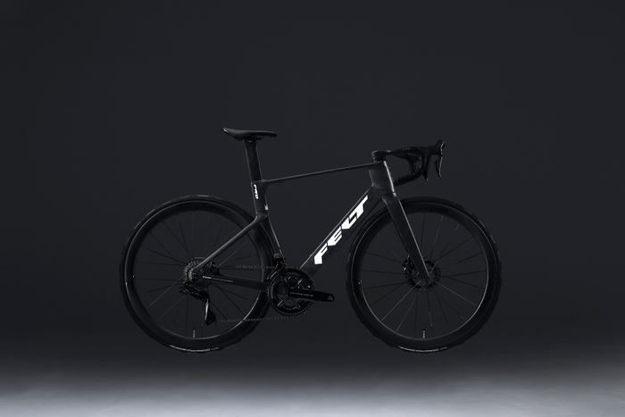 総合性能のための徹底した軽量化