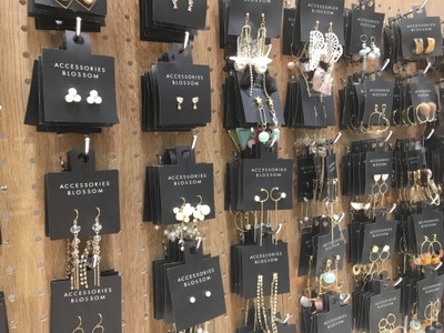 ブラック:500円