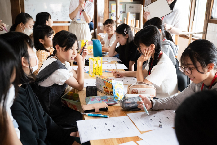 編集部活動(文章勉強会)の様子