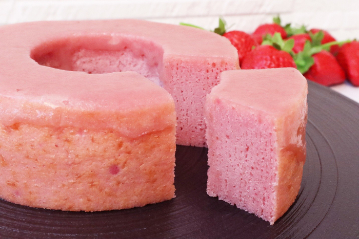 【贅沢バウム ウイングいちご】