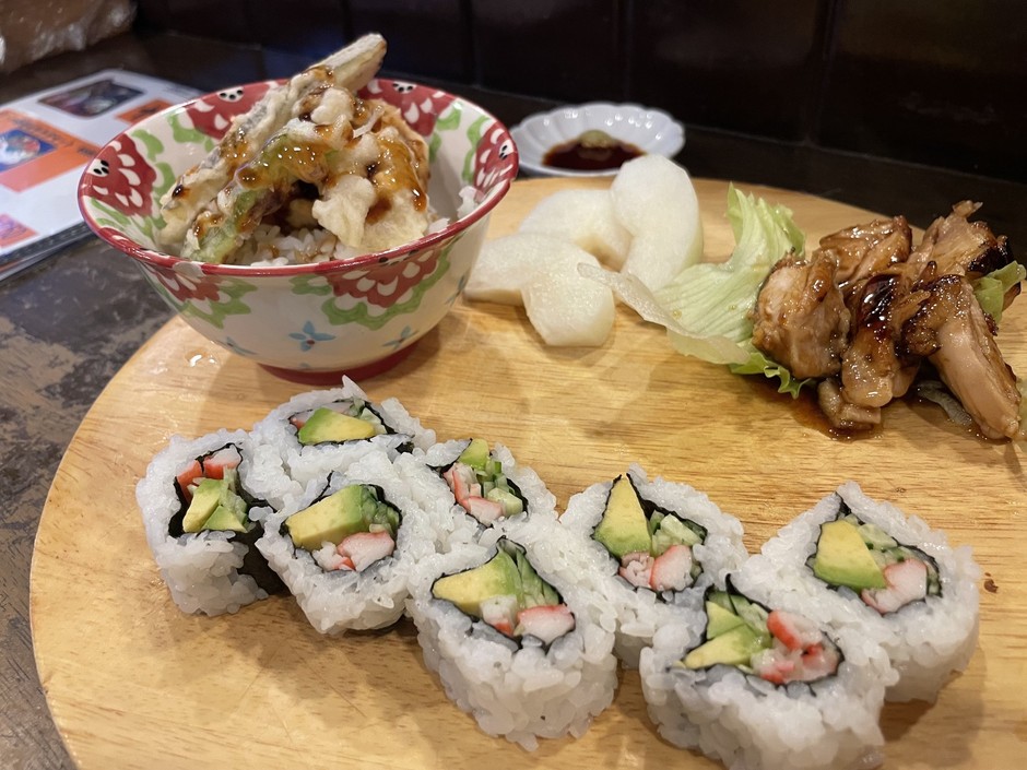 この日のロール/750円には天丼もつきます