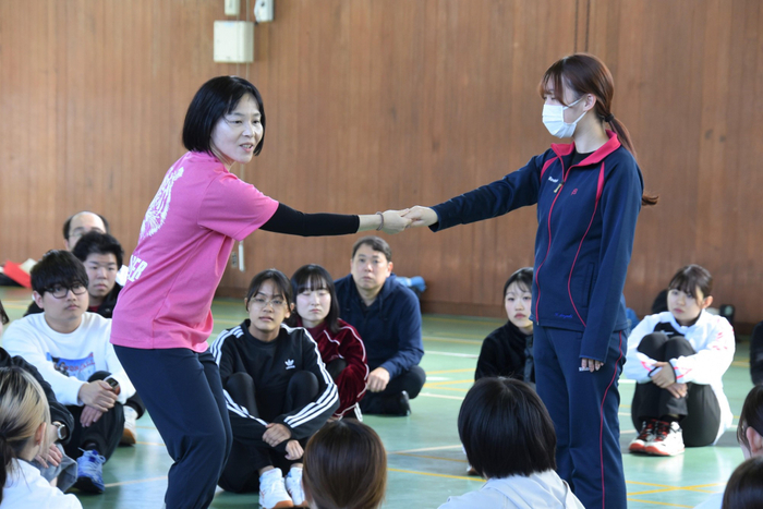 ２人１組の運動も紹介