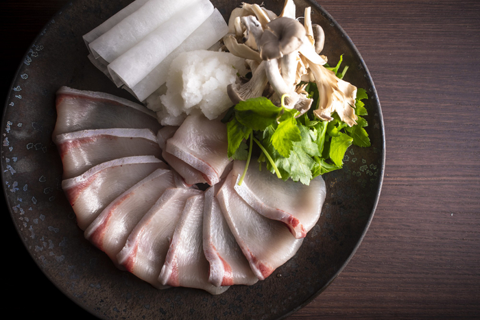 程よく脂ののった伊根鰤のしゃぶしゃぶ