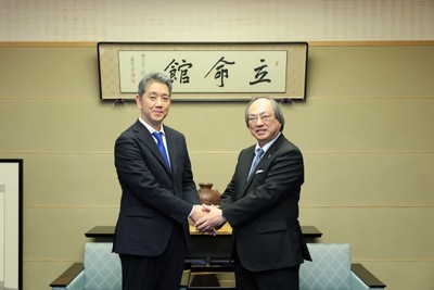 矢野正也（写真左）、仲谷善雄（写真右）