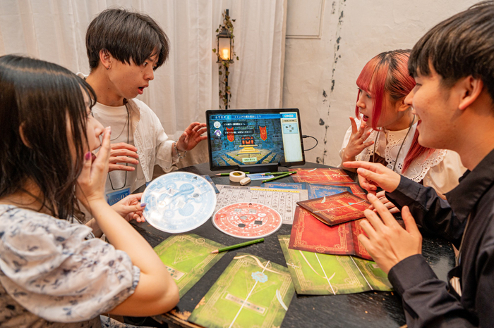 ※写真はリアル脱出ゲーム&times;葬送のフリーレン『千年の夢からの脱出』のもの。