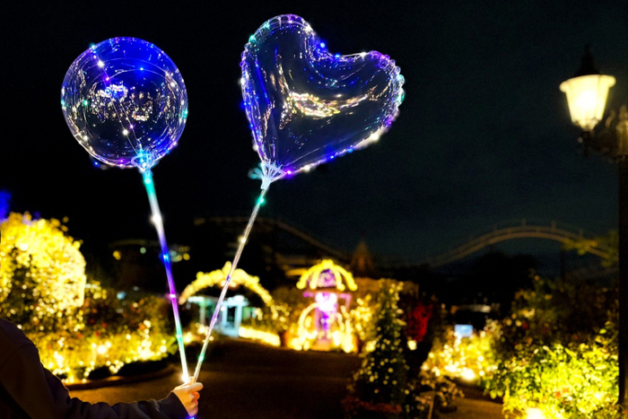 「光るふうせん」 価格：各1,000円 丸型とハート型の2種類があります。