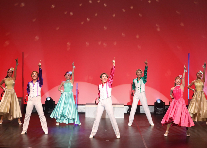 「トップスター翼和希 REVUE SHOW！」写真提供：ＯＳＫ日本歌劇団