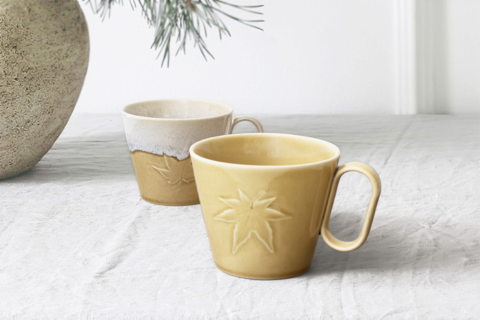 シャープな質感ともみじ紋の美しさが空間を引き立てる