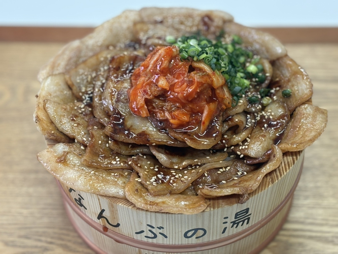 恋のメガ豚丼