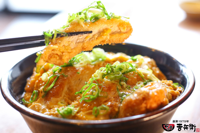 名物 玉子とじかつ丼！