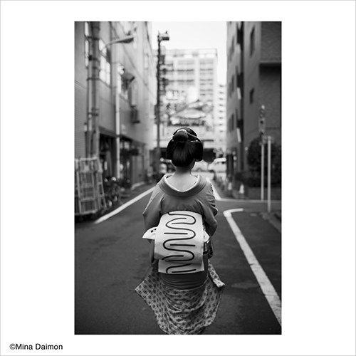 大門美奈「新ばし」：shimbashi 01　A4サイズ88,000&ensp;円&ensp;(税込)/小全紙サイズ165,000&ensp;円&ensp;(税込）