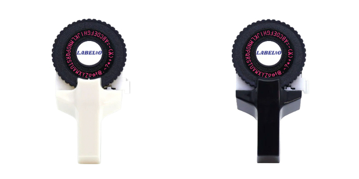 手のひらサイズのラベルメーカー(LABELIOラベリオ左からホワイト、ブラック)