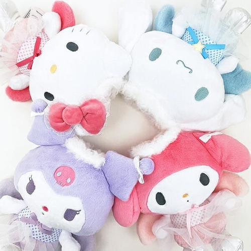 サンリオのクロミの個性豊かなぬいぐるみ集