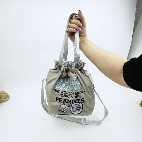 スヌーピーの刺繍が魅力的なバッグ特集