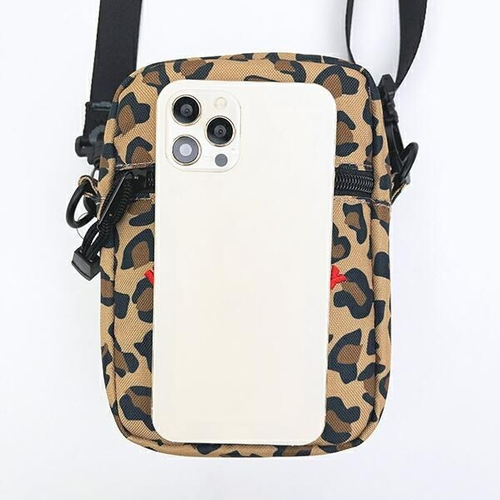 キティのショルダーバッグ